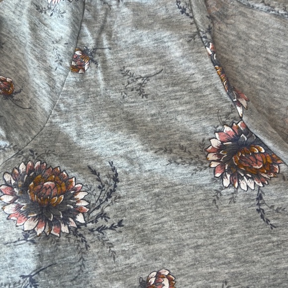 Loft Floral Vneck T-shirt - Picture 3 of 5